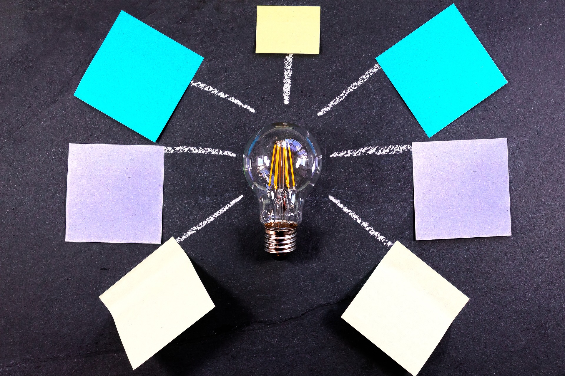 lampadina e post it.jpg